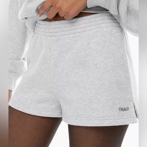 ARITZIA TNA COZY FLEECE PERFECT 2" SWEATSHORT